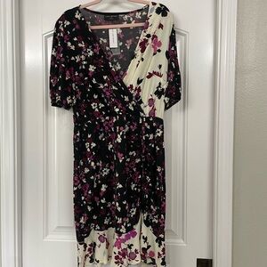 Dress. Great for work or date night. Size is 14/16